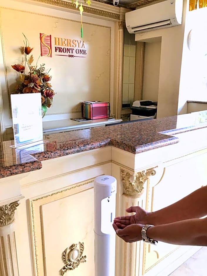 Hersya Front One Inn Surabaya