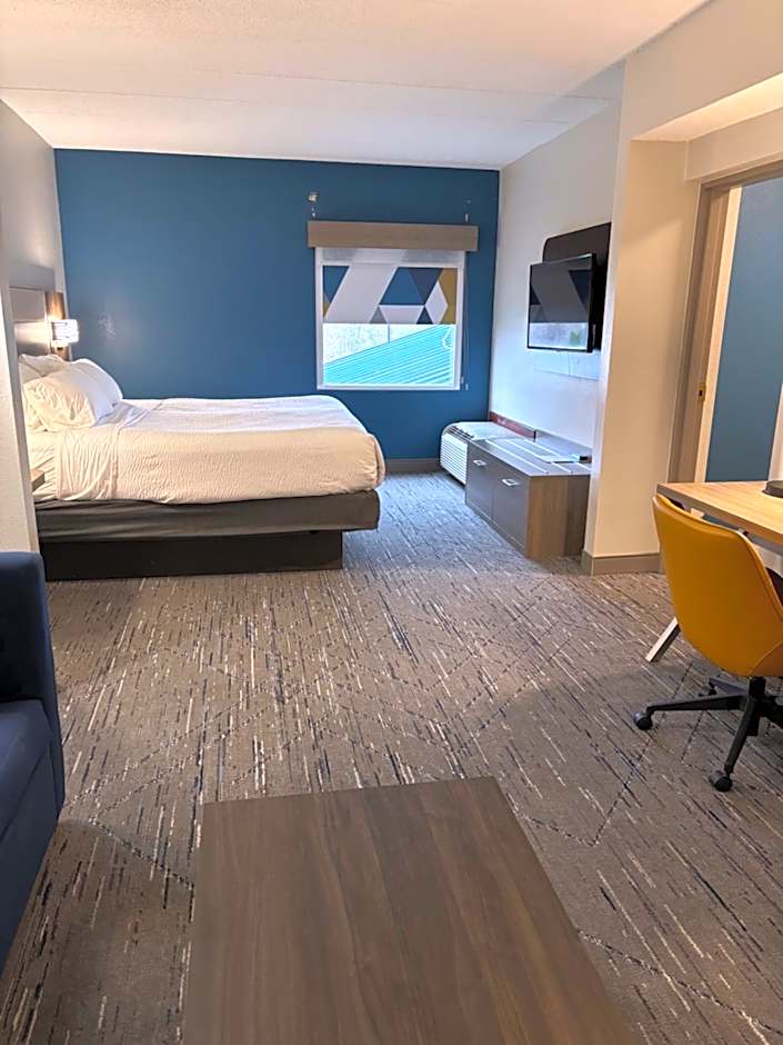 Holiday Inn Express Hotel & Suites Charleston-Southridge By IHG