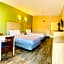 Weston Inn & Suites