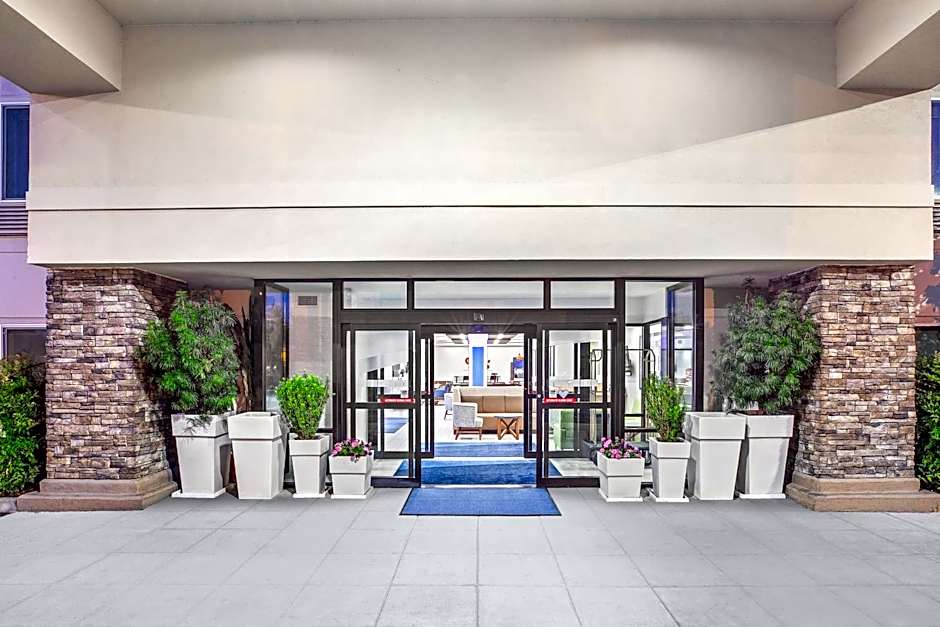 Holiday Inn Express Hotel & Suites Tacoma By IHG