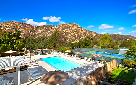 Riviera Oaks Resort & Racquet Club