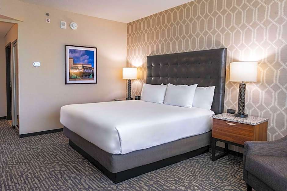 Drury Plaza Hotel Dallas Arlington