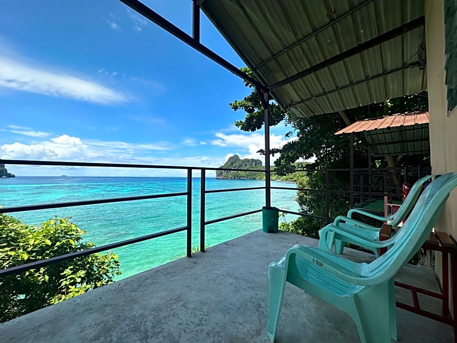 Phi Phi Seaside Bungalow