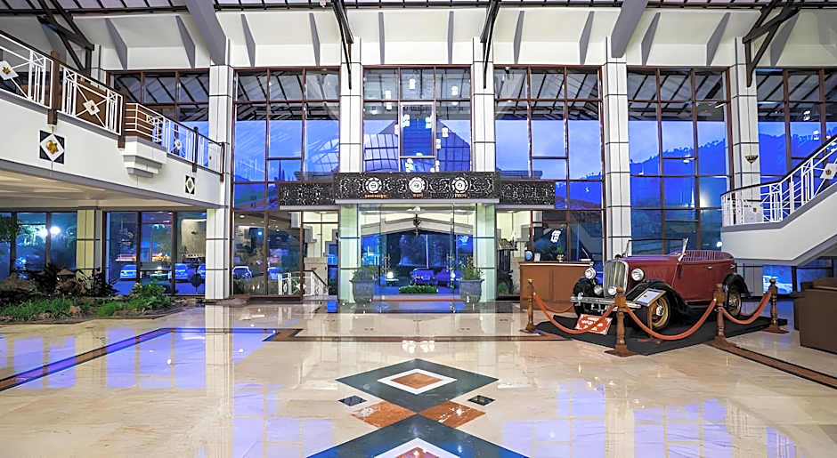 Royal Hotel and Villa Batu