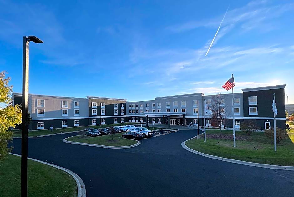 La Quinta Inn & Suites by Wyndham Oshawa