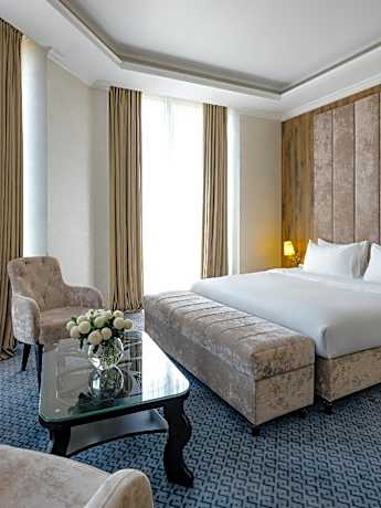 1 King Bed, Superior Room, Non-Smoking