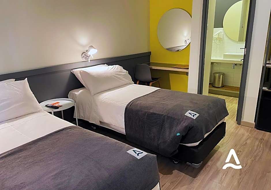 Photo 1 of 5 of Economy Twin Room