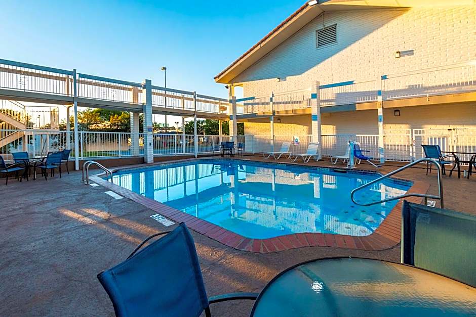 Motel 6 Euless - DFW West