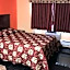 Travelodge by Wyndham Avenel Woodbridge