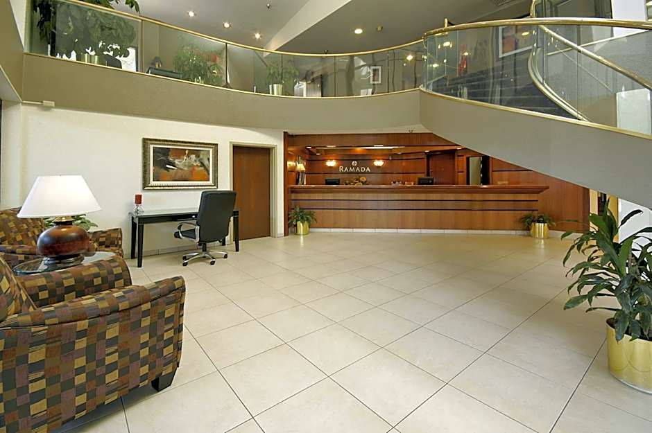 Ramada by Wyndham Bettendorf