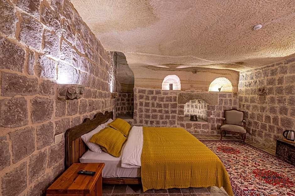 Kapalos Cave Hotel