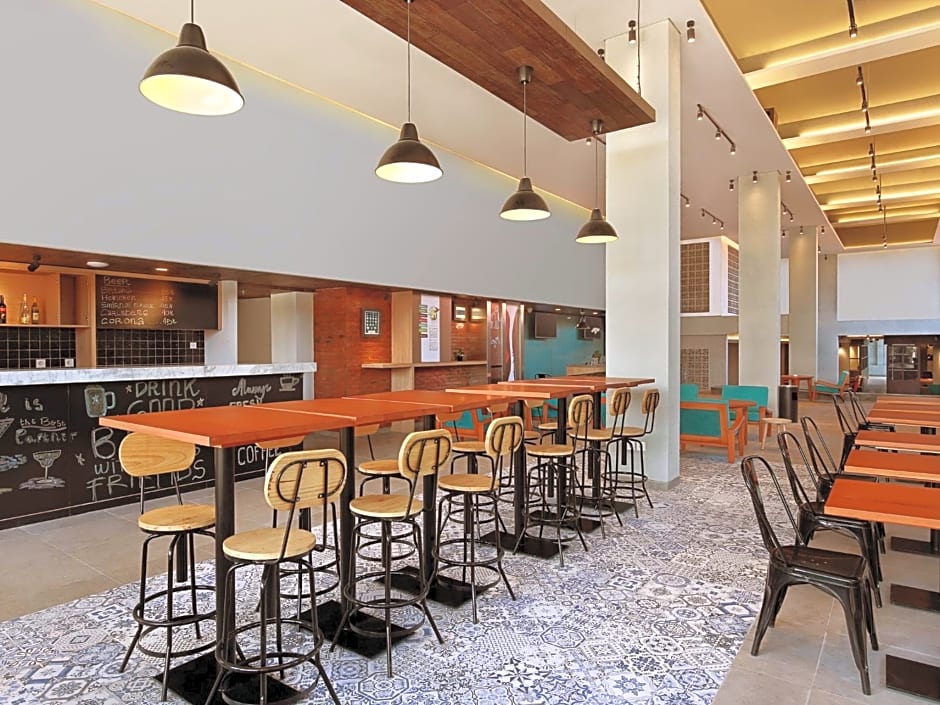 Ibis Bali Legian Street