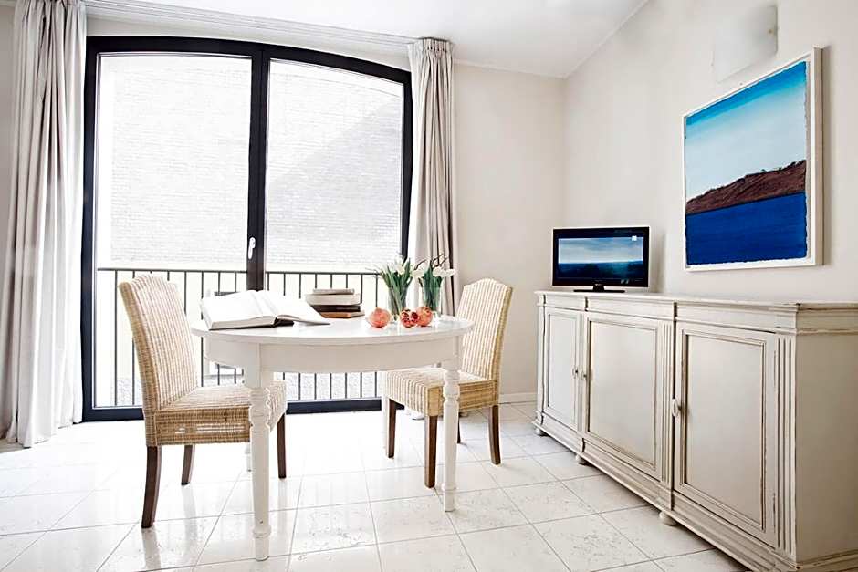Adriano Residence