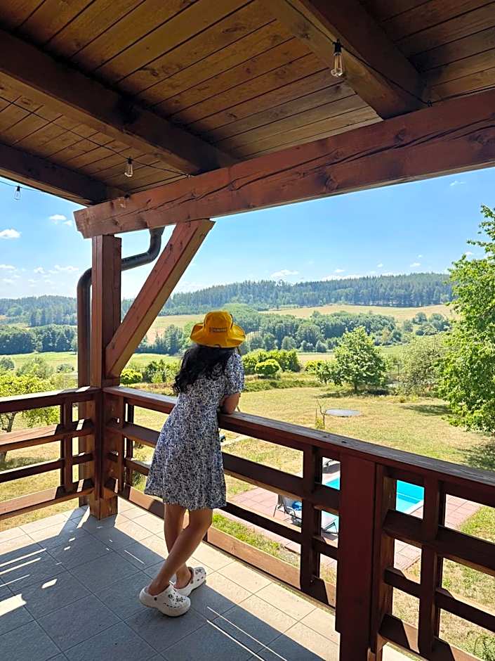 Hotelový a jezdecký areál Dvůr Krutěnice