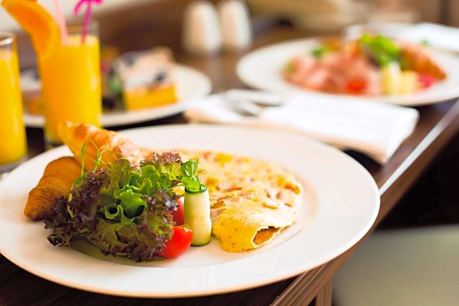 Avalon Hotel & Conferences
