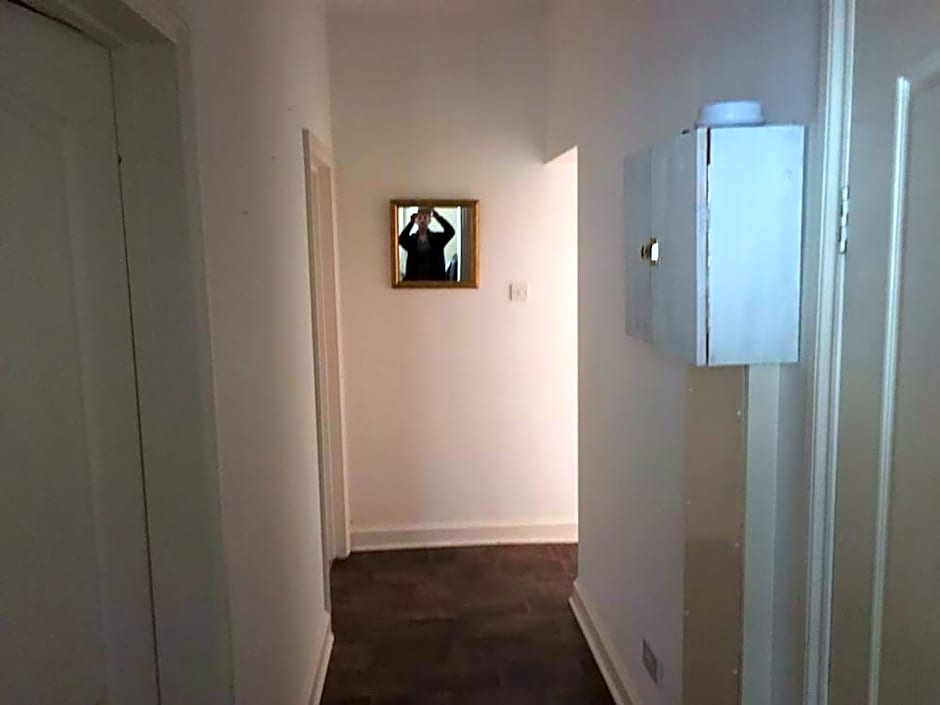 MARLEY MANSIONS APARTMENT - Clarendon