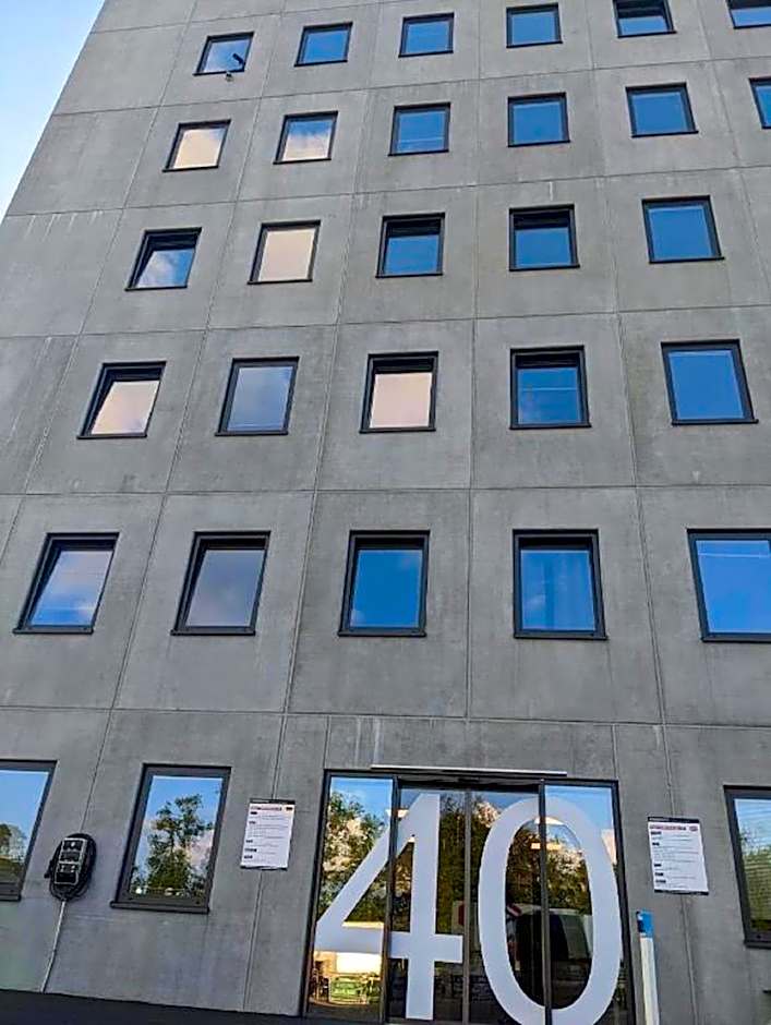 BUSINESS-MOTEL free WiFi & massage, air-con, XXL-Parking, Wallbox, Smart TV, Video-Security