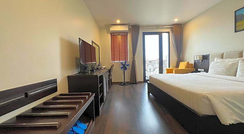 Paragon Noi Bai Hotel and Pool