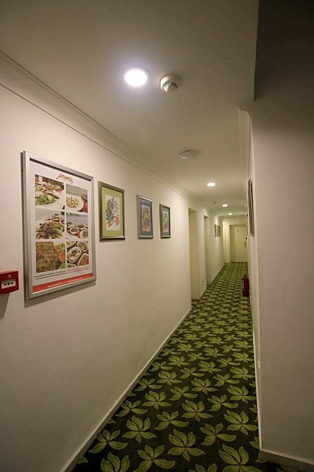 Artemis Hotel