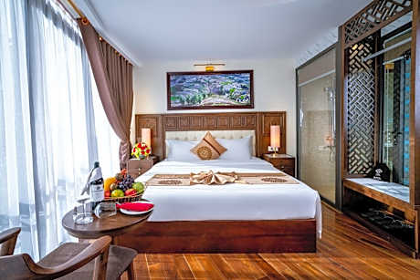 Deluxe Room with City View