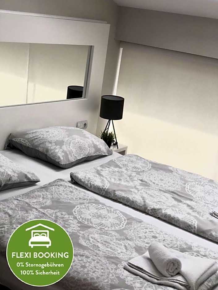 Executive Rooms and Suites Play