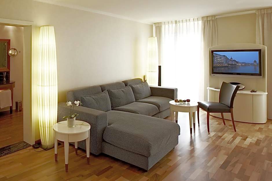 Photo 1 of 4 of Suite, Whirlpool, River View, Balcony