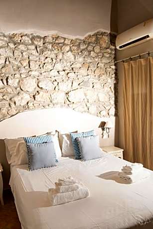 Suite with Lake View