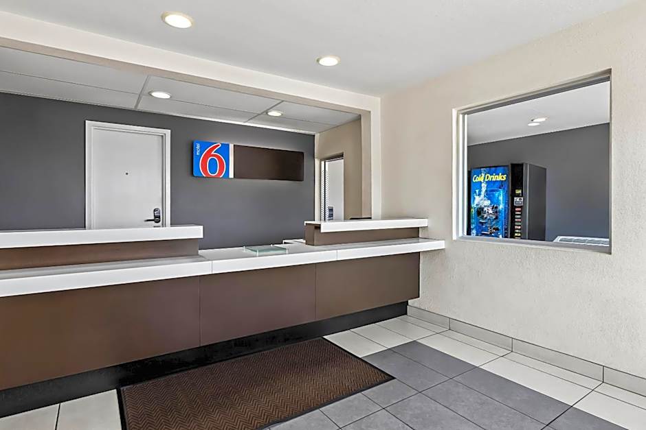 Motel 6-Murfreesboro, TN