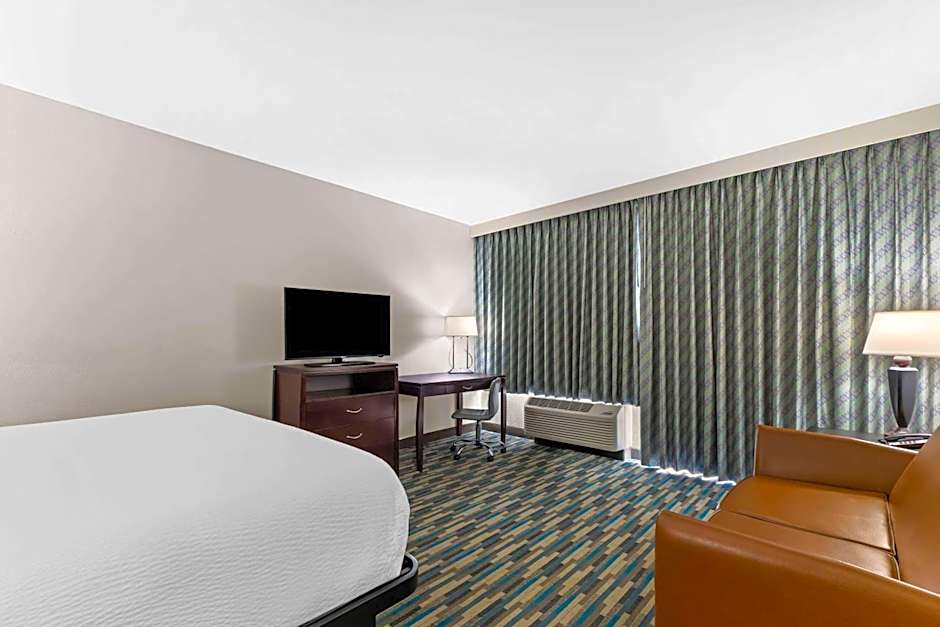 Days Inn & Suites by Wyndham Mesa Near Phoenix