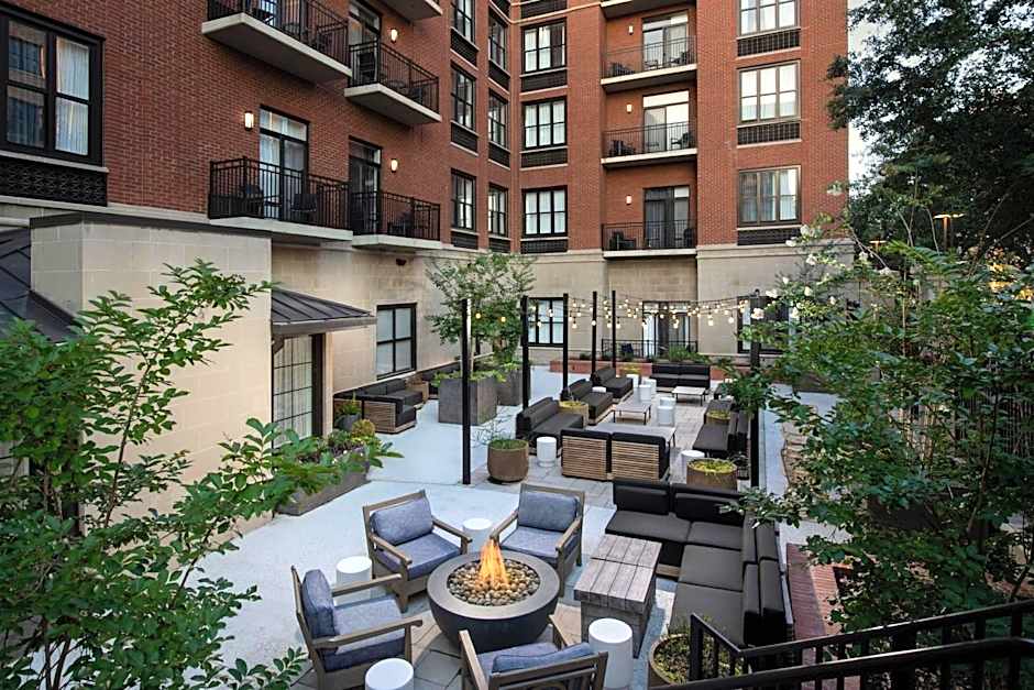 Courtyard by Marriott Savannah Downtown/Historic District