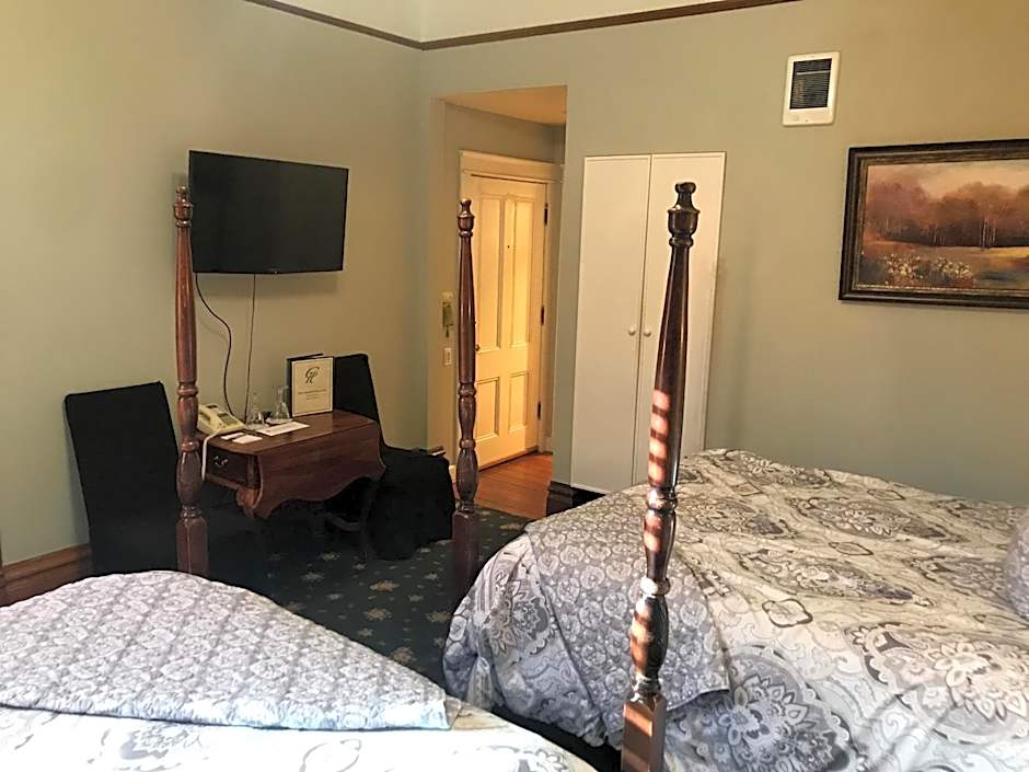 Photo 1 of 4 of 2 Queen Beds