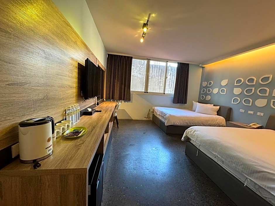 Travel Light Hotel