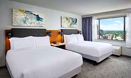 2 Queen Beds