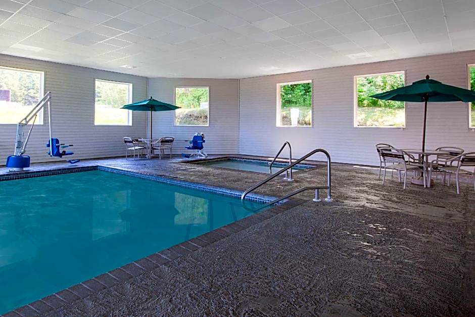 AmericInn by Wyndham Petoskey