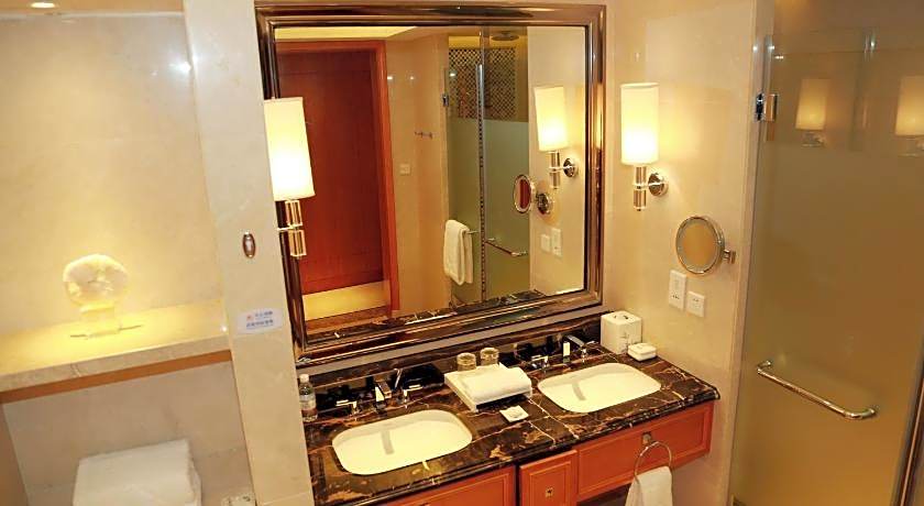 Lianyungang Hua Guo Mountain International Hotel