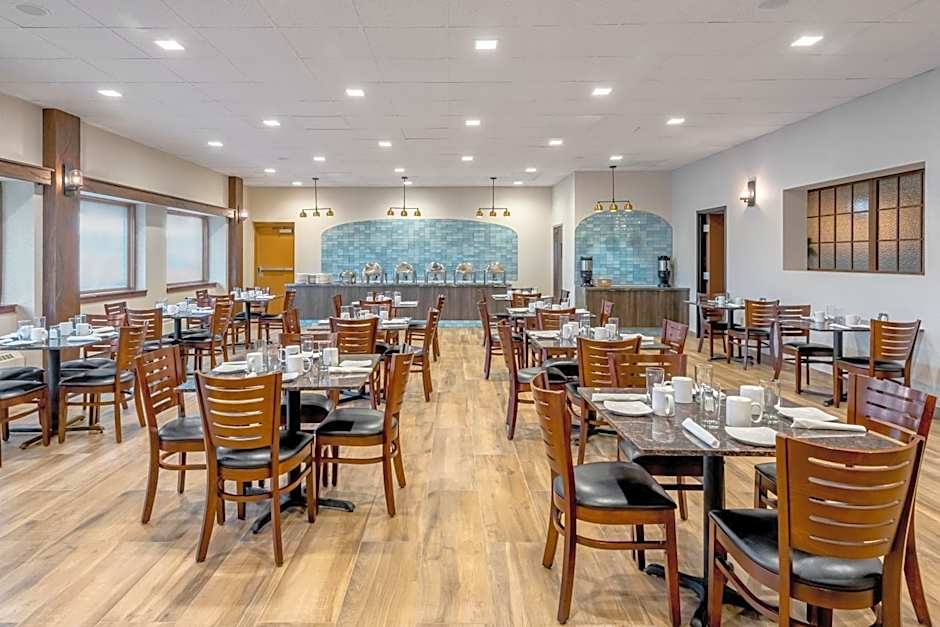 Grand Williston Hotel And Conference Center
