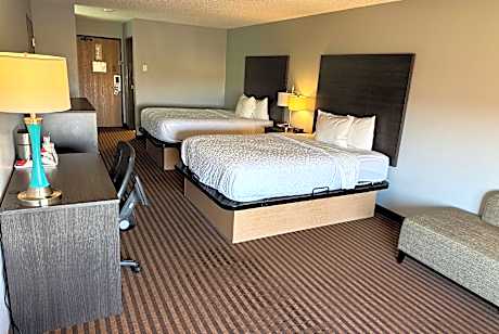 Deluxe Queen Room with Two Queen Beds - Non-Smoking