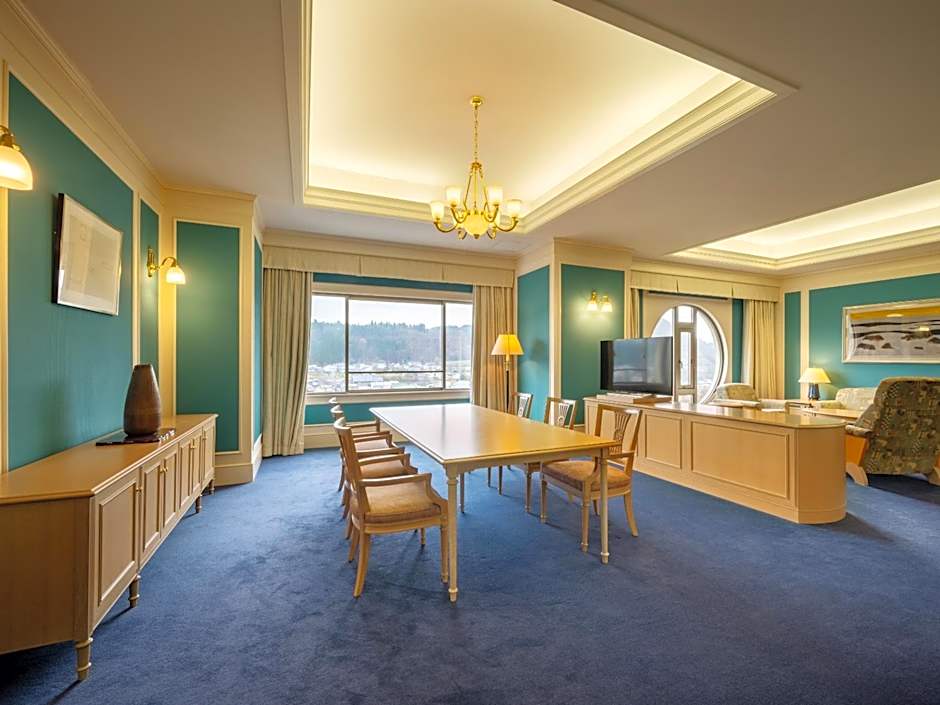 Photo 1 of 5 of Suite