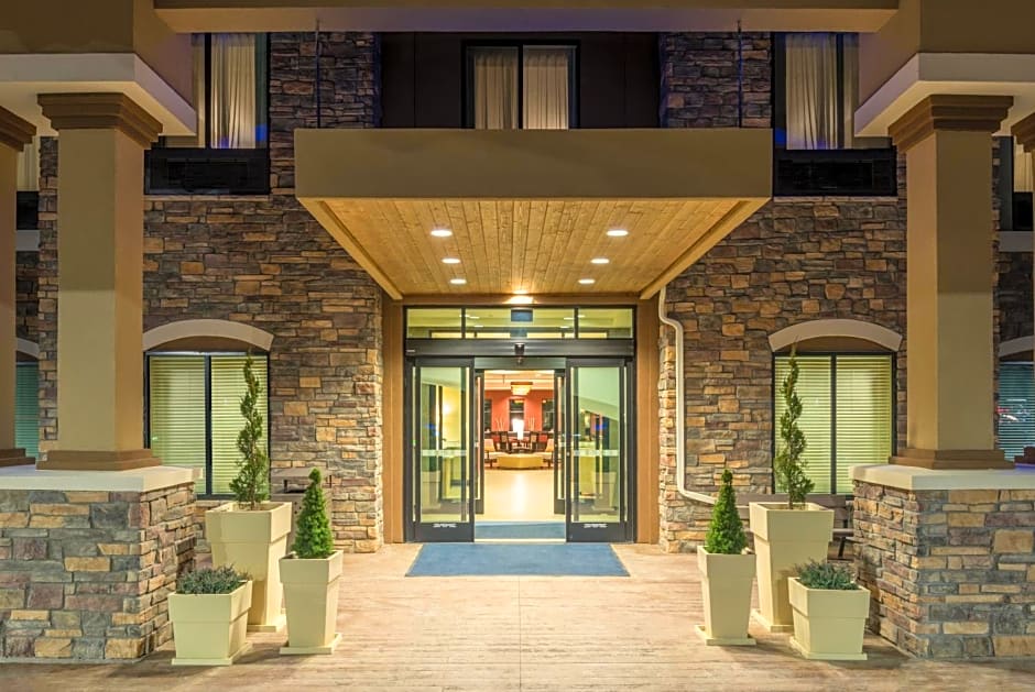 Holiday Inn Express & Suites Denver South - Castle Rock By IHG