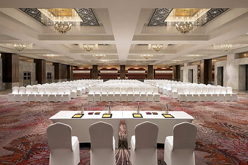 Le Meridien Surat