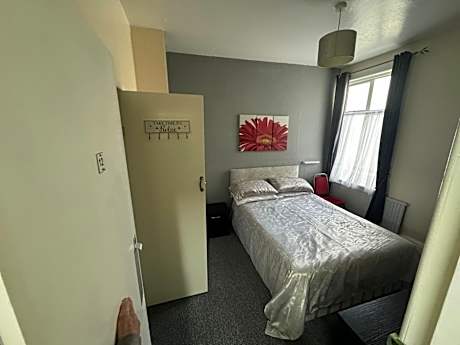 Standard-Single room-Ensuite