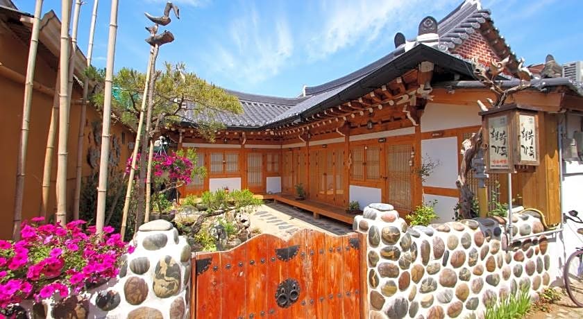 Happiness Full Hanok Guesthouse Jeonju