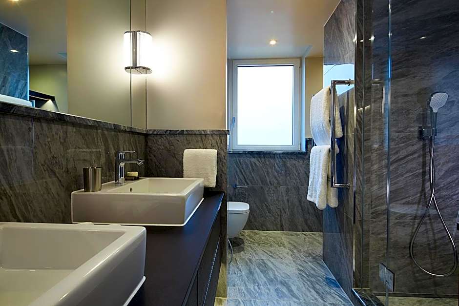 Cheval Gloucester Park at Kensington