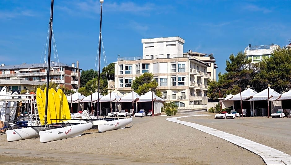 Hotel Petit Palais