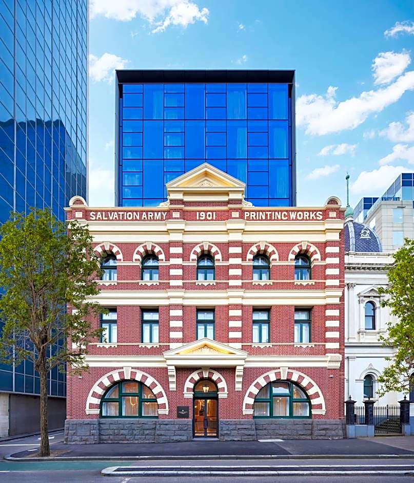 Lanson Place Parliament Gardens