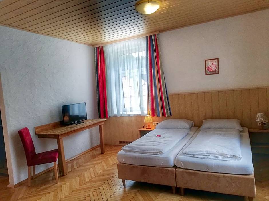 Familie Zuser Hotel Garni