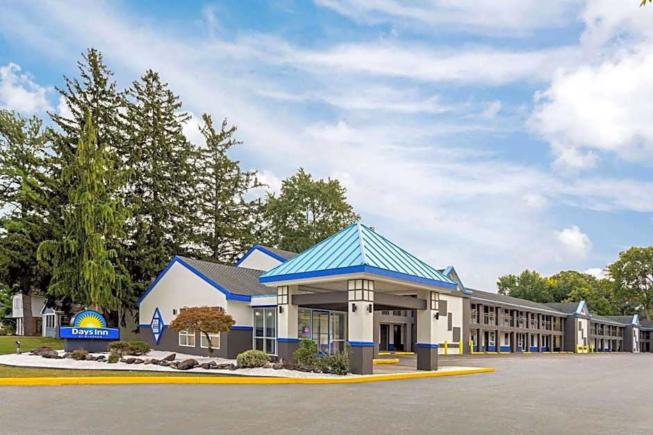 Days Inn & Suites by Wyndham Albany