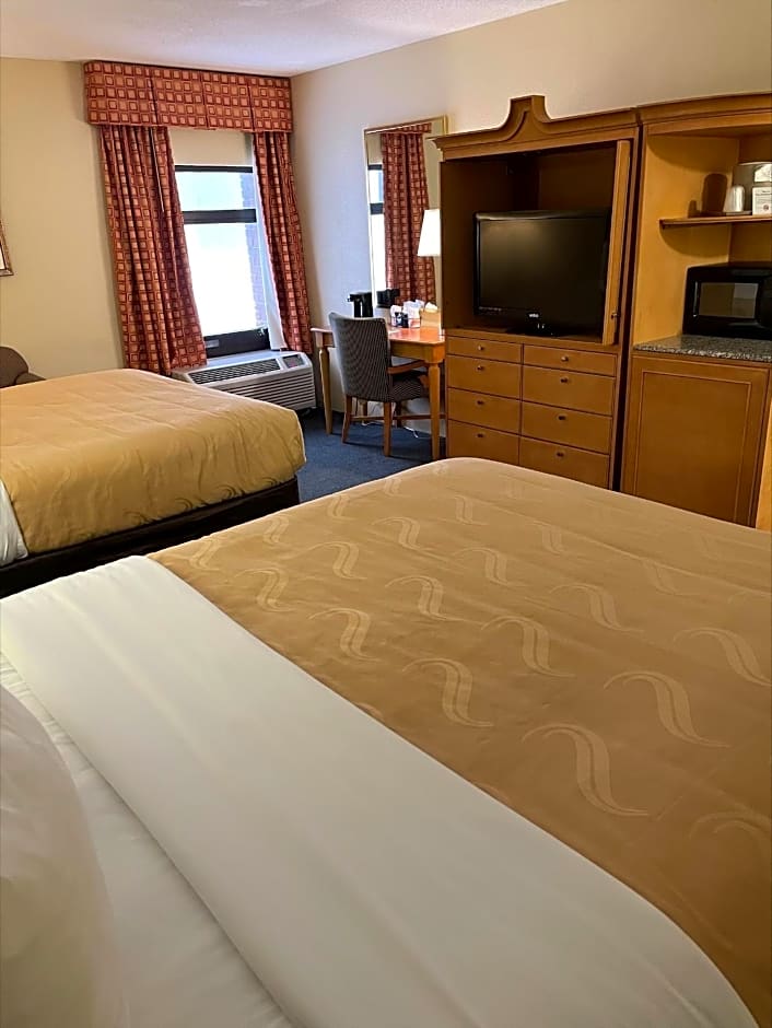 Quality Inn & Suites Greenfield I-70