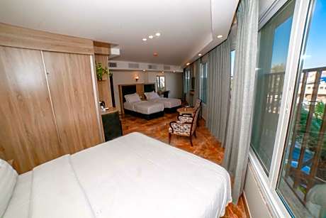 Family Room with Sea View