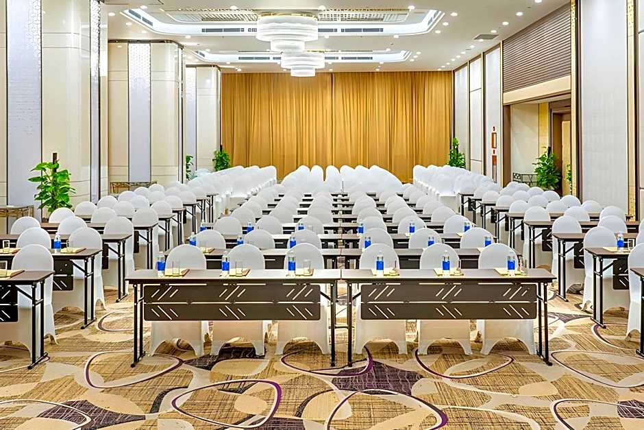 DeLaSea Ha Long Hotel - Modern Bayview Escape 